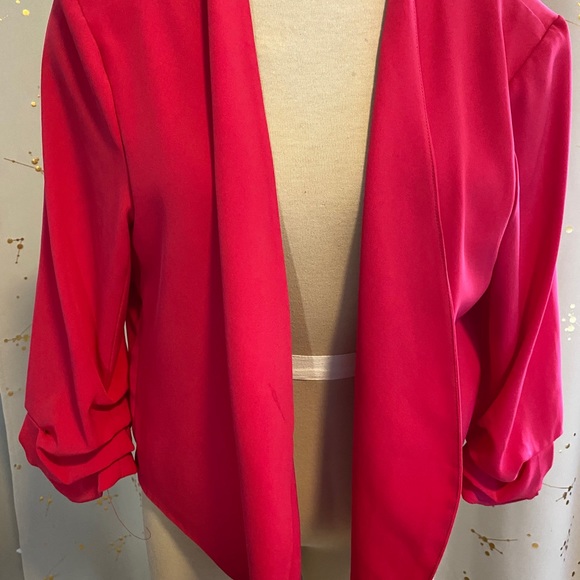 Beautiful Pink blazer - Picture 3 of 7